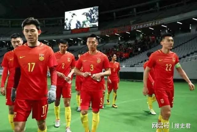 世界杯高清直播-1957年,国足在世预赛输给印尼,贺龙大怒:不好好练,还开饭吗?